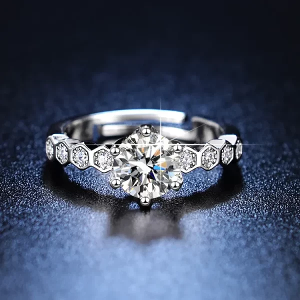 exquisite honeycomb-shaped 925 sterling silver moissanite ring