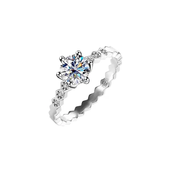 exquisite honeycomb-shaped 925 sterling silver moissanite ring